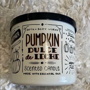 Bath & Body Works Pumpkin Dulce de Leche Candle - Black and Cream